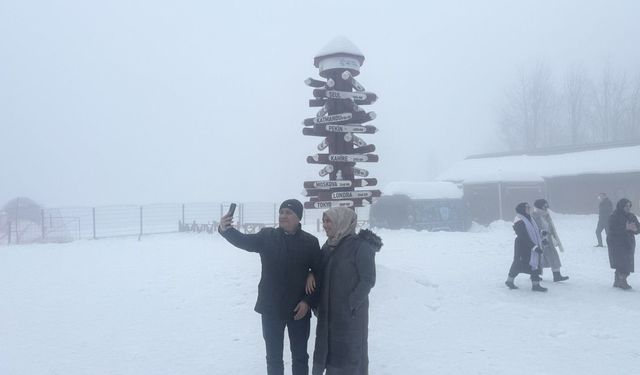 Kuzuyayla'da bayram ve kar sevinci bir arada