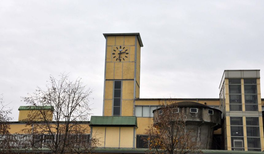 Seka'daki tarihi saat kulesi yeniden hayat buldu