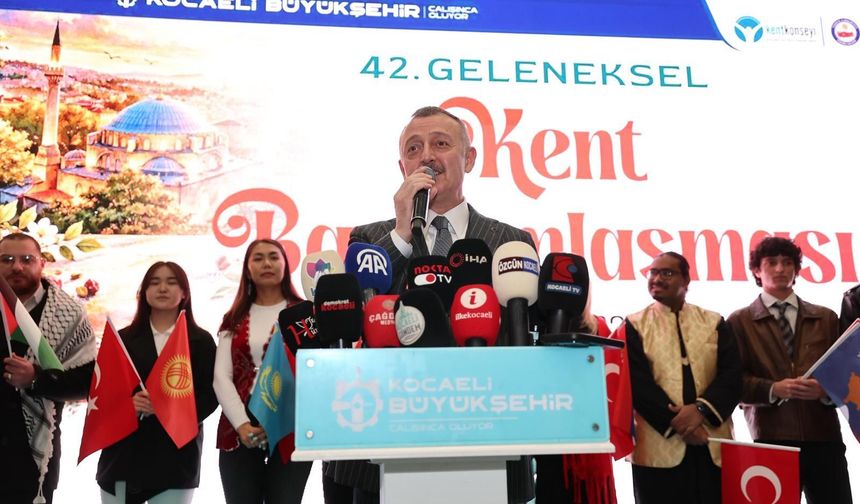 Başkan Büyükakın, Kent Bayramlaşmasın da mazlum coğrafyalar için dünyaya seslendi.